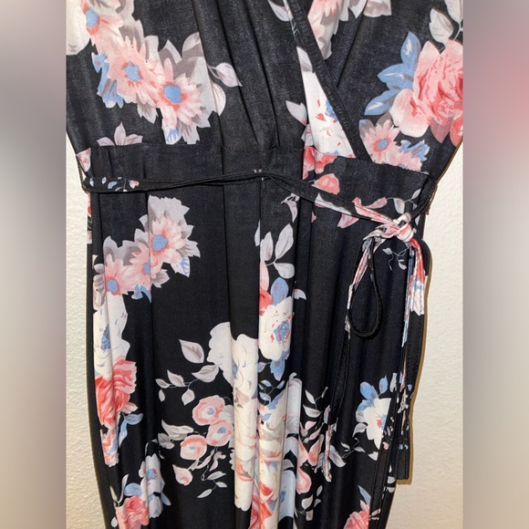 Stilletto’s Short Sleeve Maxi Dress - Picture 6 of 8